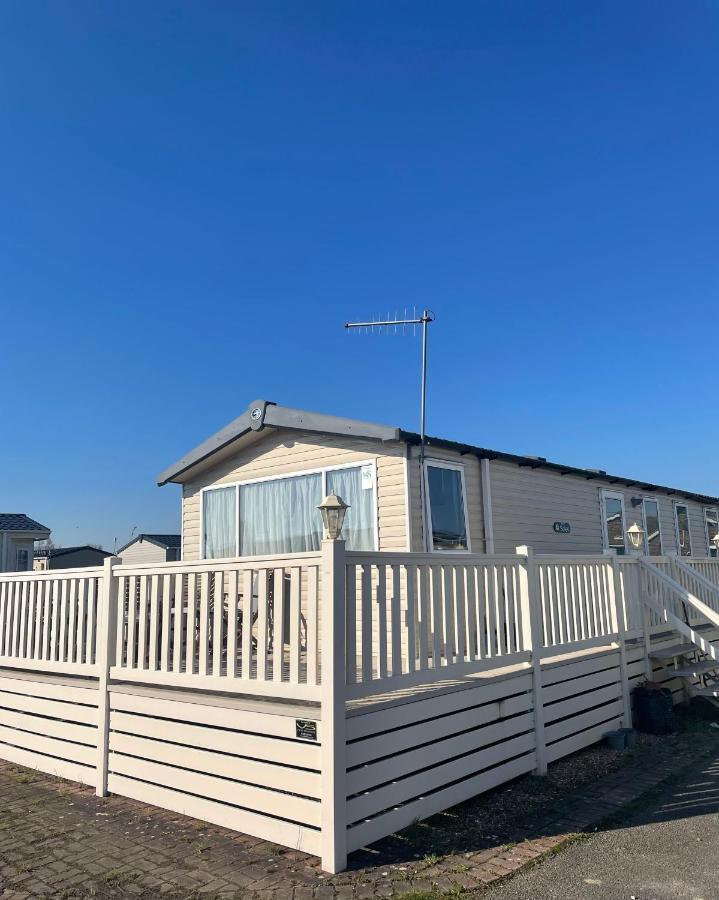 Delightful 6 Berth Holiday Home With Decking Area Chichester Dış mekan fotoğraf